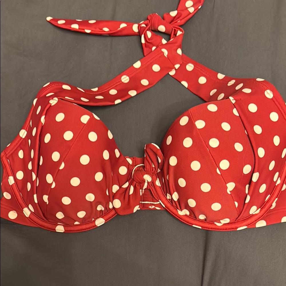 Adore Me Women's Shelbie
Swimwear Top 32DD